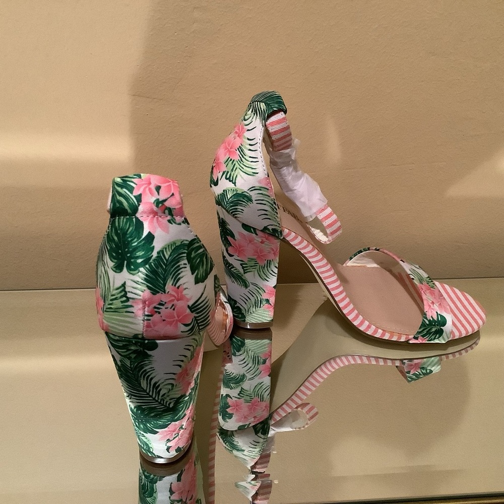 JustFab Lena pink and white striped and floral block heels, size 7.5